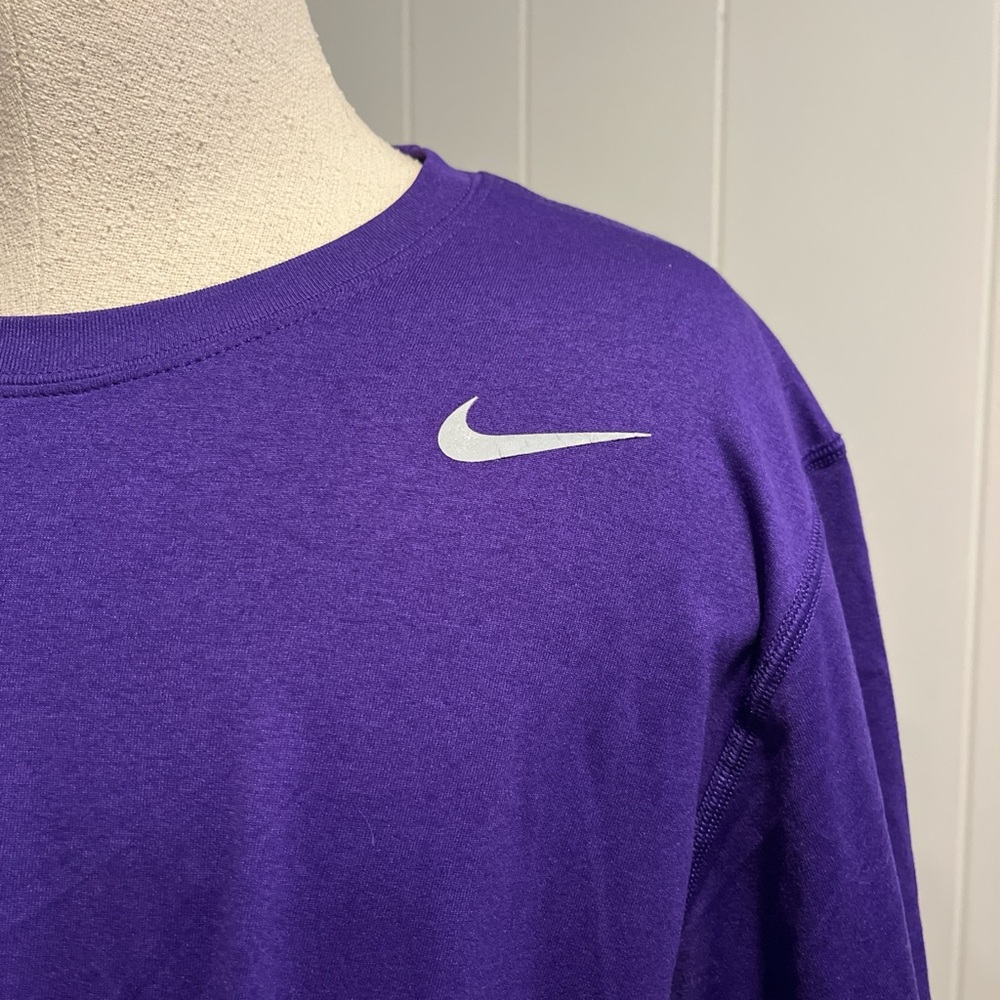 Nike Men's Purple T-Shirt - Picture 3 of 5